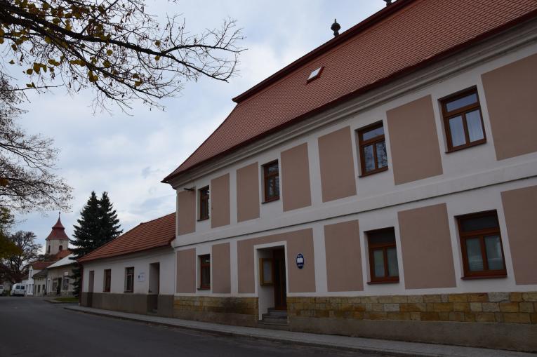 auto: obec Žiželice