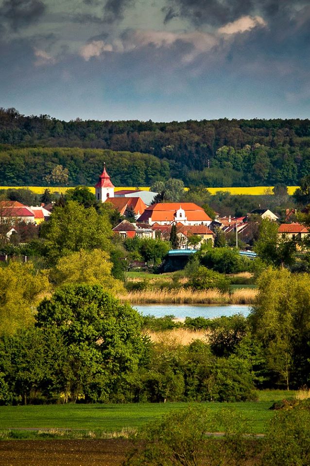 autor: obec Žiželice